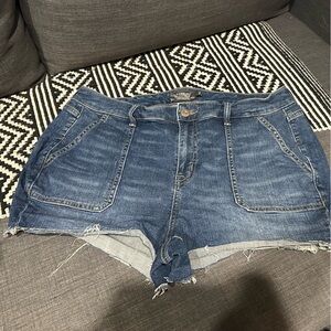 Cutoff shorts